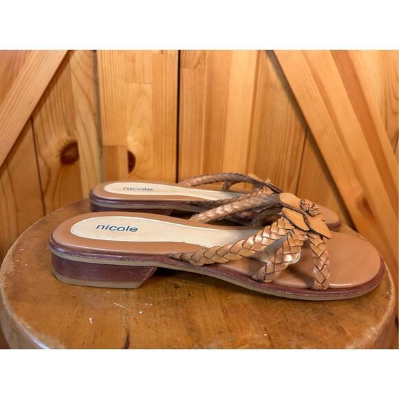 Nicole Ladies Size 8.5M Tan Brown Braided Faux Leather Flower Sandals Slide Ins - Picture 3 of 8